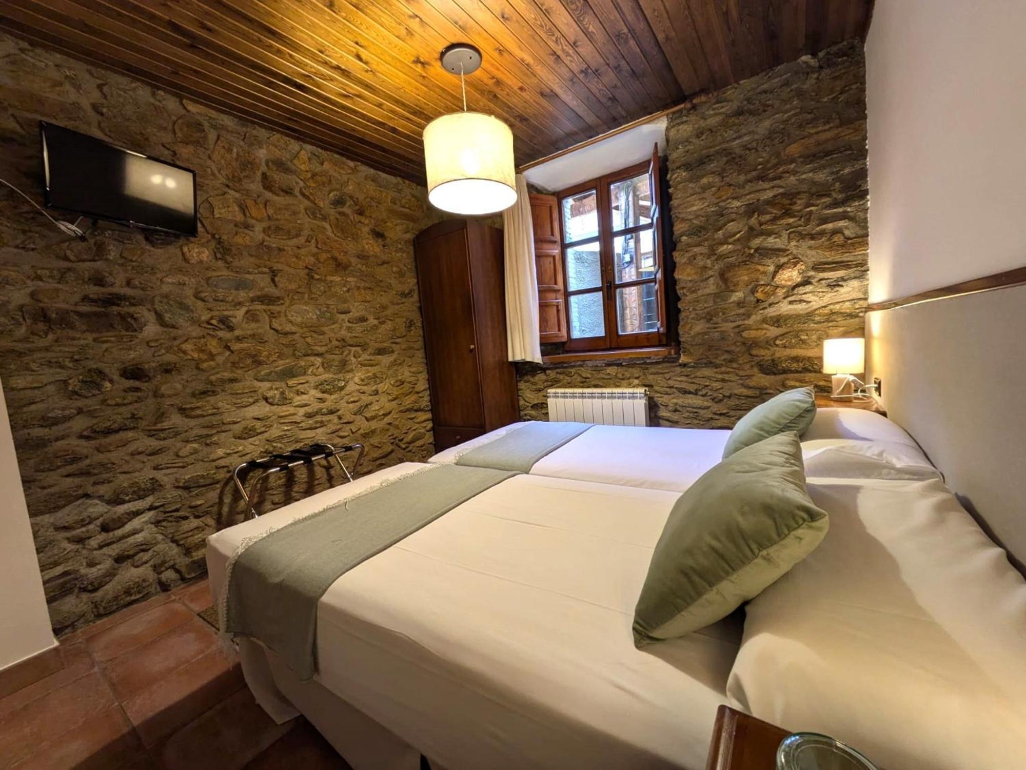 Fonda Dels Pics Hotel Escardacs Buitenkant foto